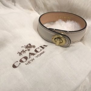 Coach classic leather bracelet